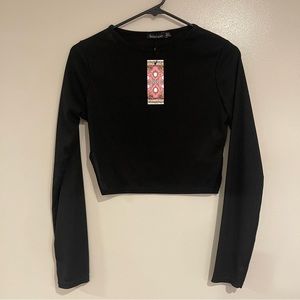 Boohoo. NWT NEVER WORN Long Sleeve Rib Crop - Black - Large